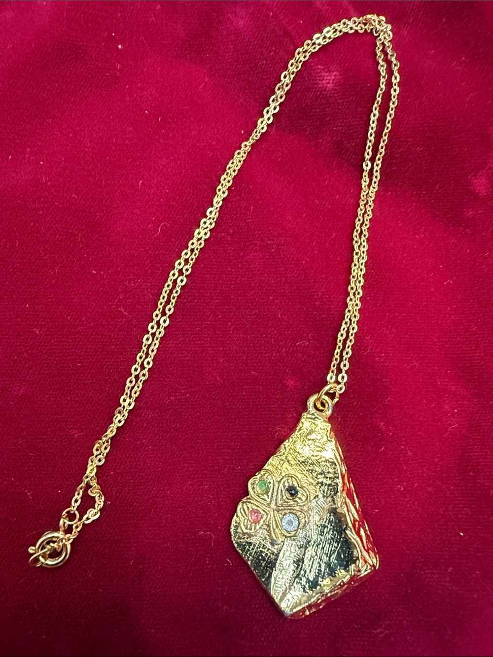Gold Tone Pendant Necklace with Multicolored Accent Stones
